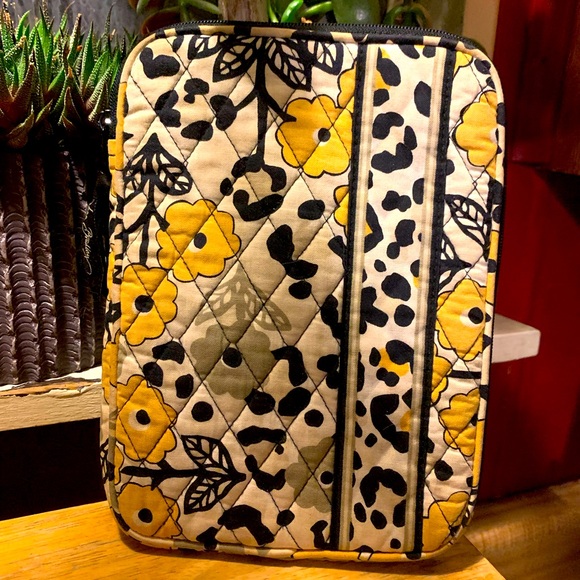 Vera Bradley Accessories - Vera Bradley Protective Tablet Small Case